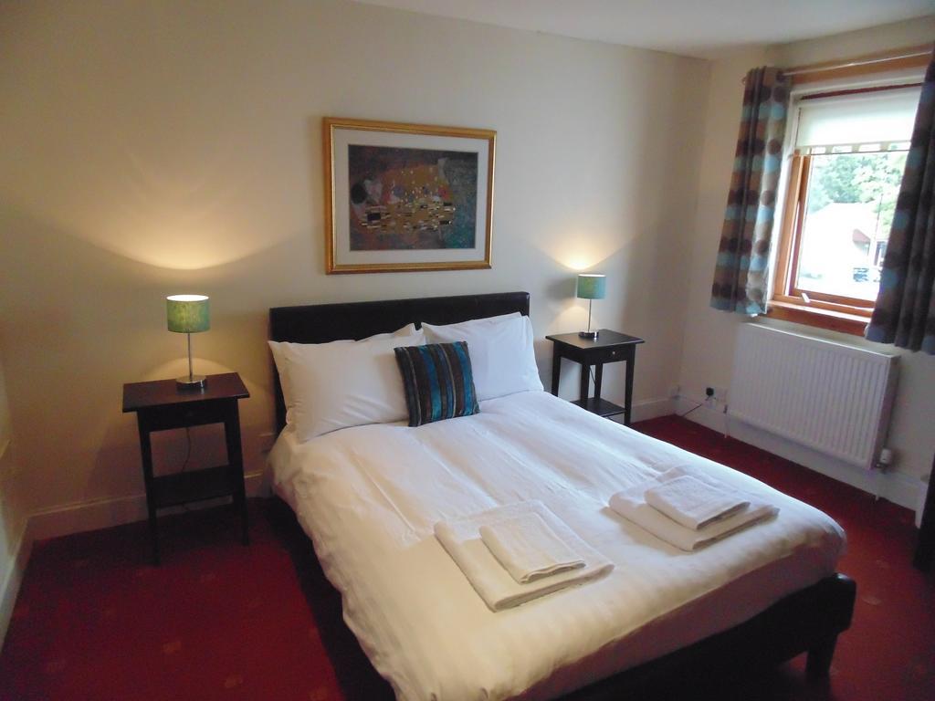 Cedar Inn Edimburgo Esterno foto