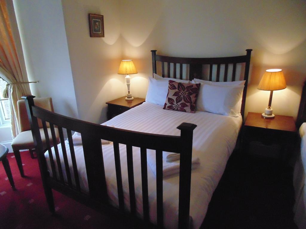 Cedar Inn Edimburgo Esterno foto