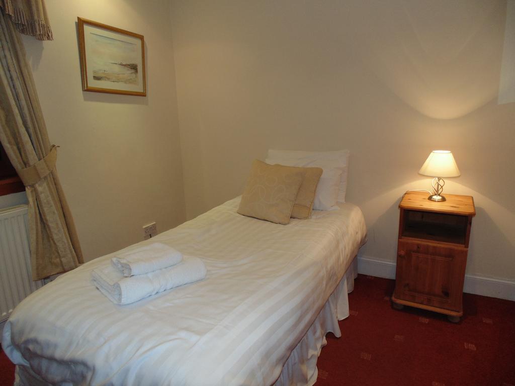 Cedar Inn Edimburgo Esterno foto