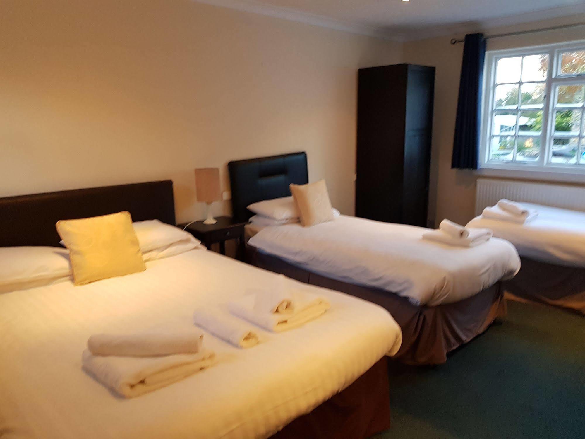 Cedar Inn Edimburgo Esterno foto