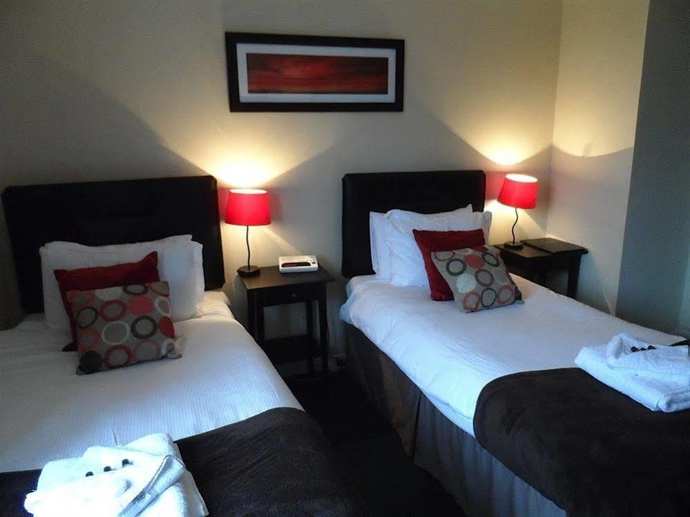 Cedar Inn Edimburgo Esterno foto